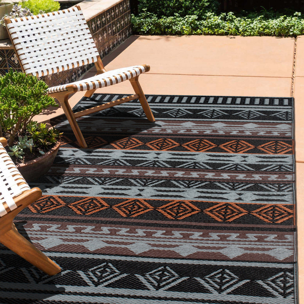 How to Care for Your Outdoor Rugs This Rainy Season?
