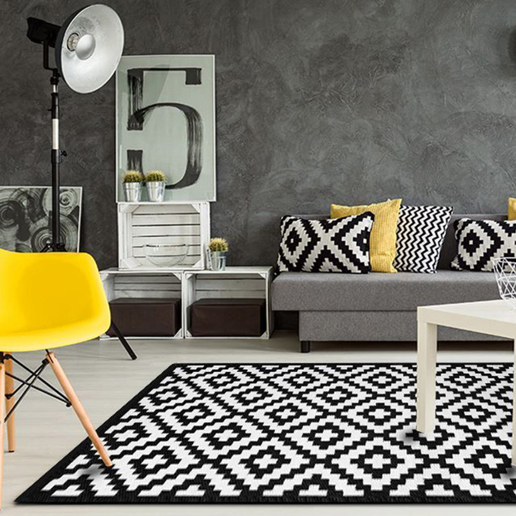Making the Most of Monochrome with the Nirvana Black/White Outdoor Rug