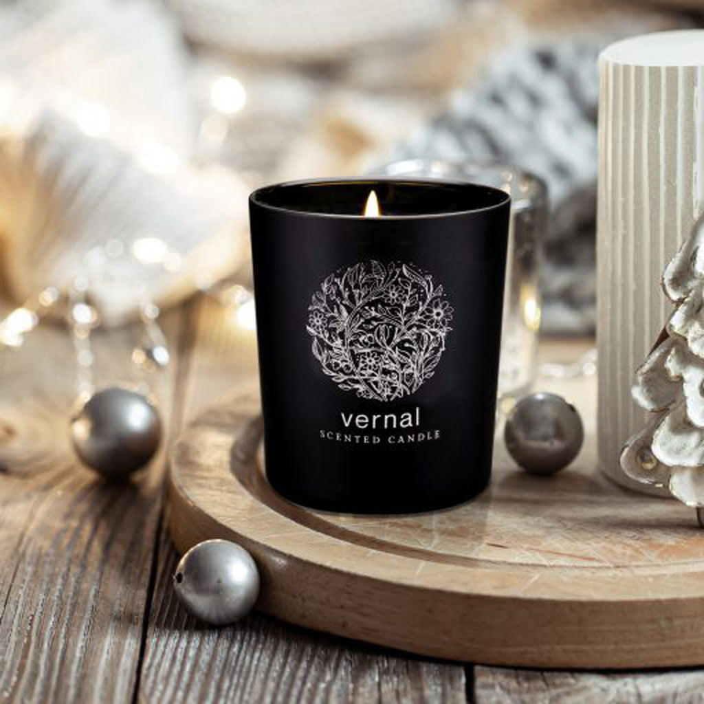 How to Enhance Christmas Décor with Scented Candles?