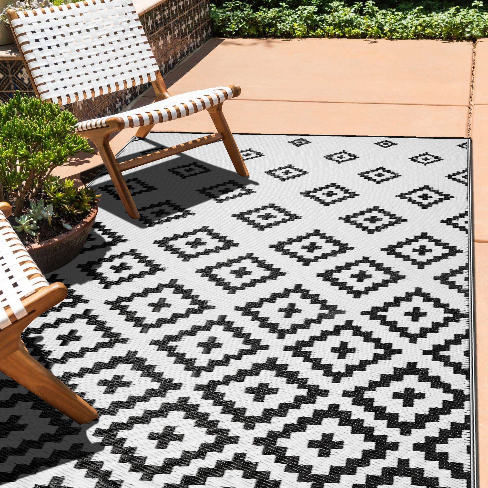 Nirvana Navy Blue and White Outdoor Rug