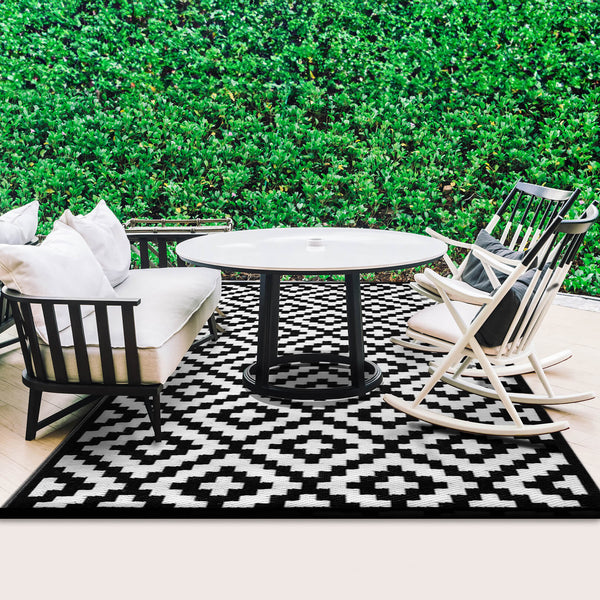 Green Decore Nirvana Black White Outdoor Rug