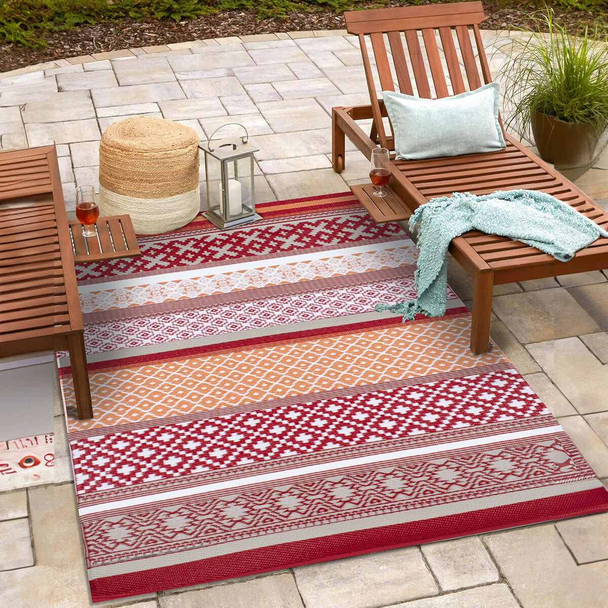 Prime Outdoor Recycled Plastic Rug (Red / Grey)